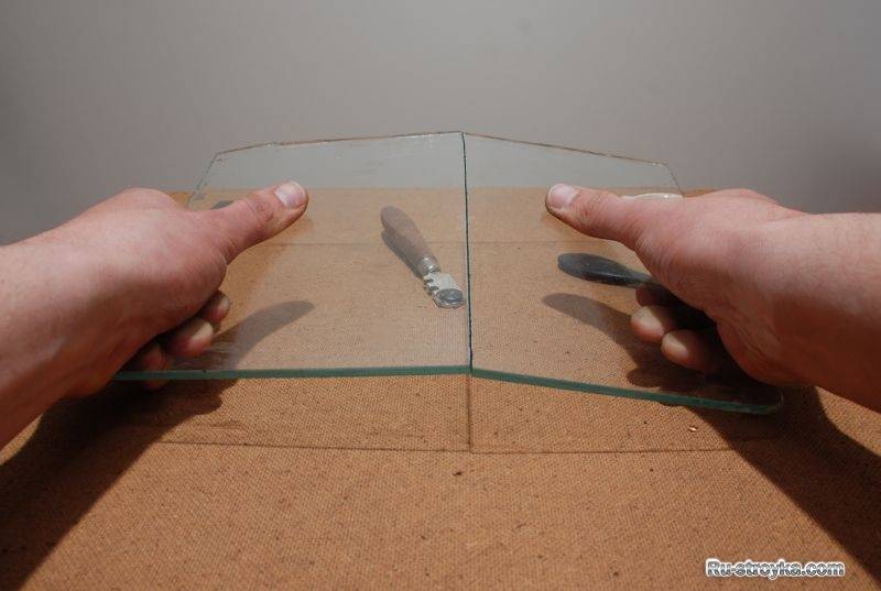 Режем стекло в домашних условиях: стеклорезом и простыми ножницами