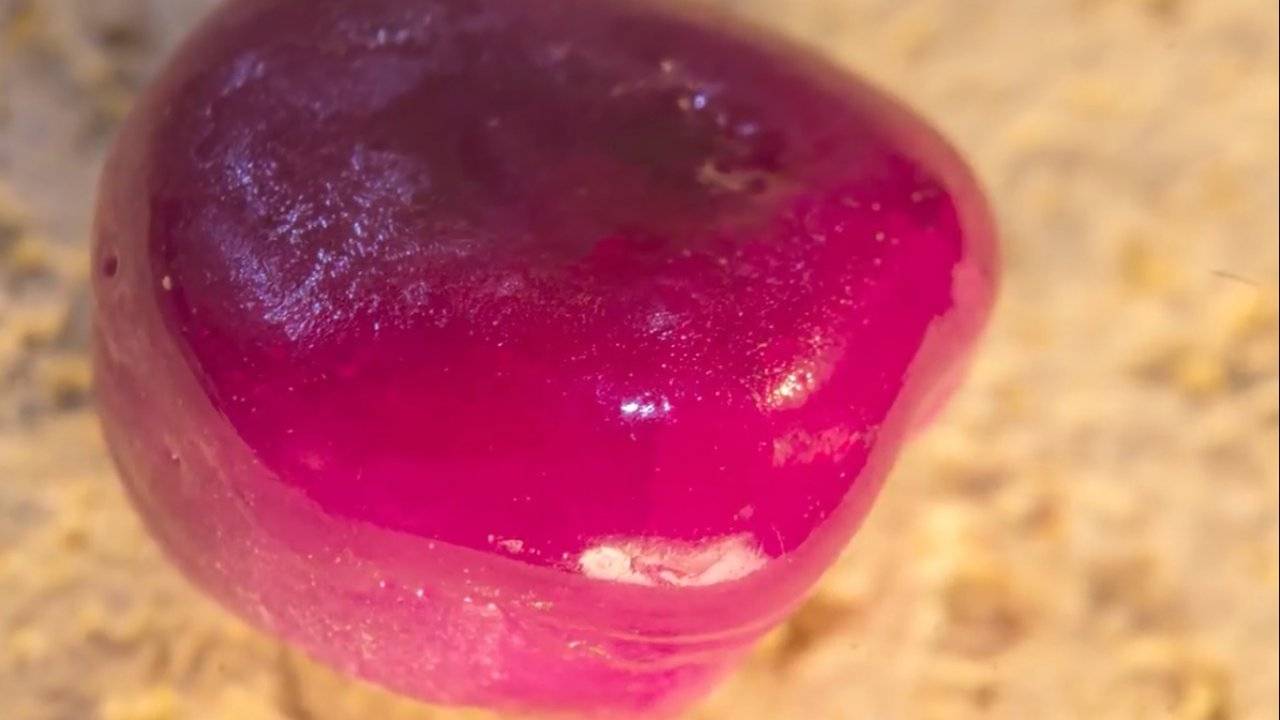 Как выглядит искусственный рубин и как его отличить от натуралного