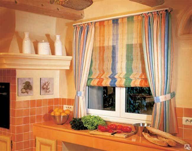 Длинные шторы на кухню - 42 фото с современным дизайном