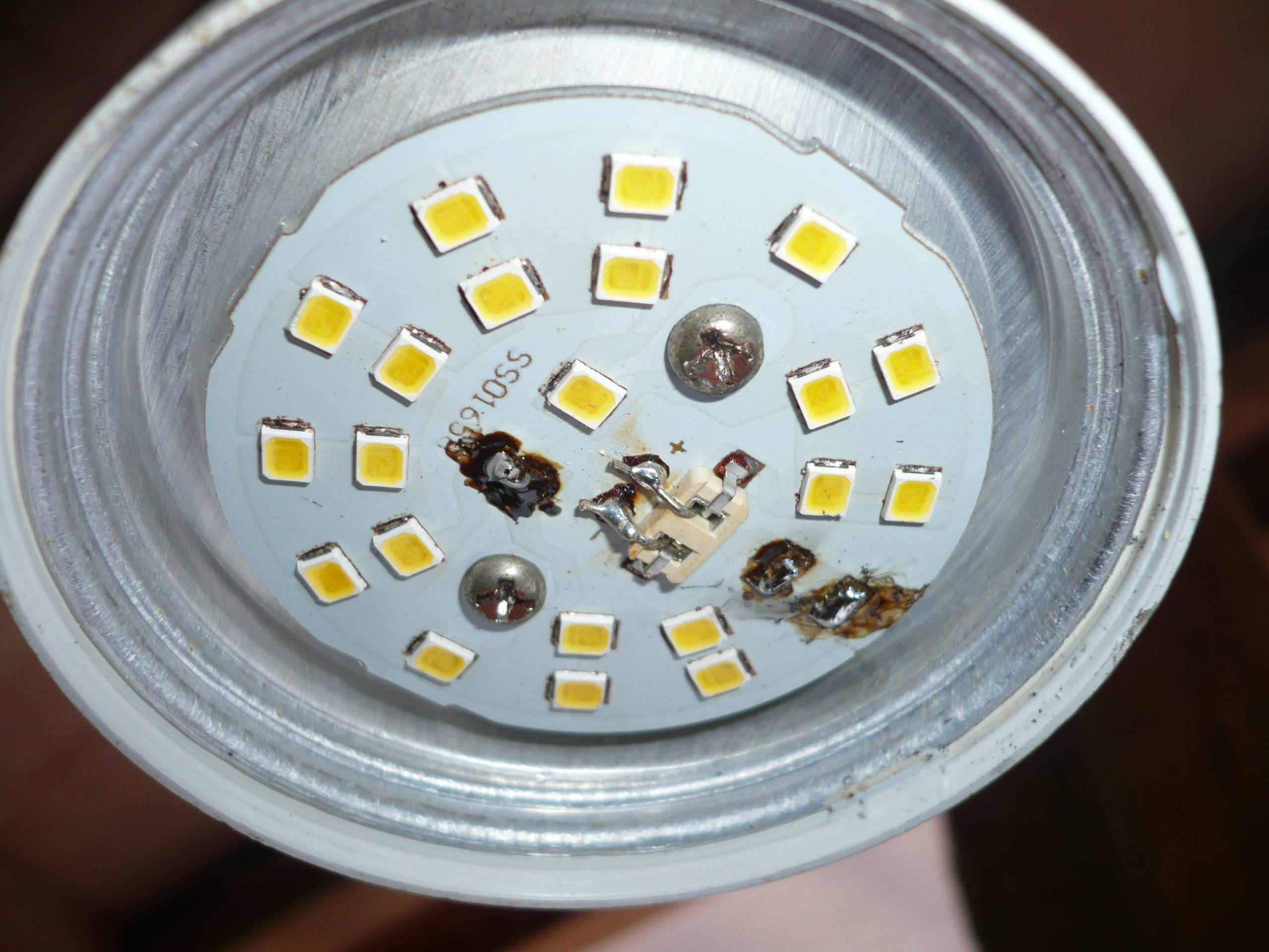 Как отремонтировать светодиодную лампу на 220 в своими руками: мигает, не работает, рекомендации