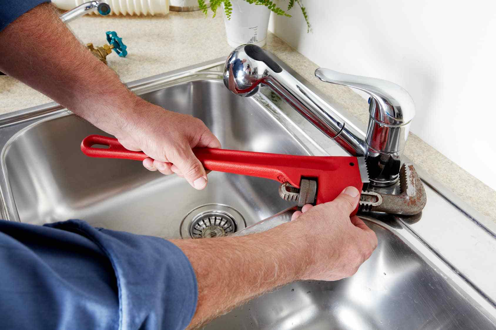 Как поменять смеситель на кухне своими руками? советы о том как самостоятельно поменять смеситель.