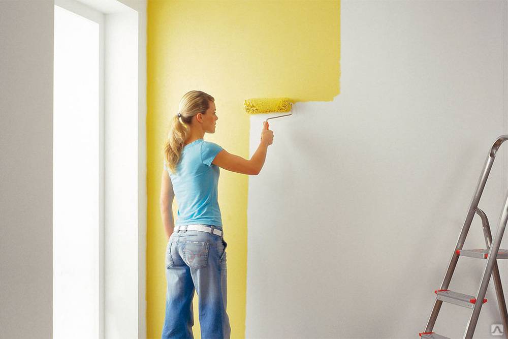Как правильно клеить на стену и красить обои на флизелиновой основе, описание